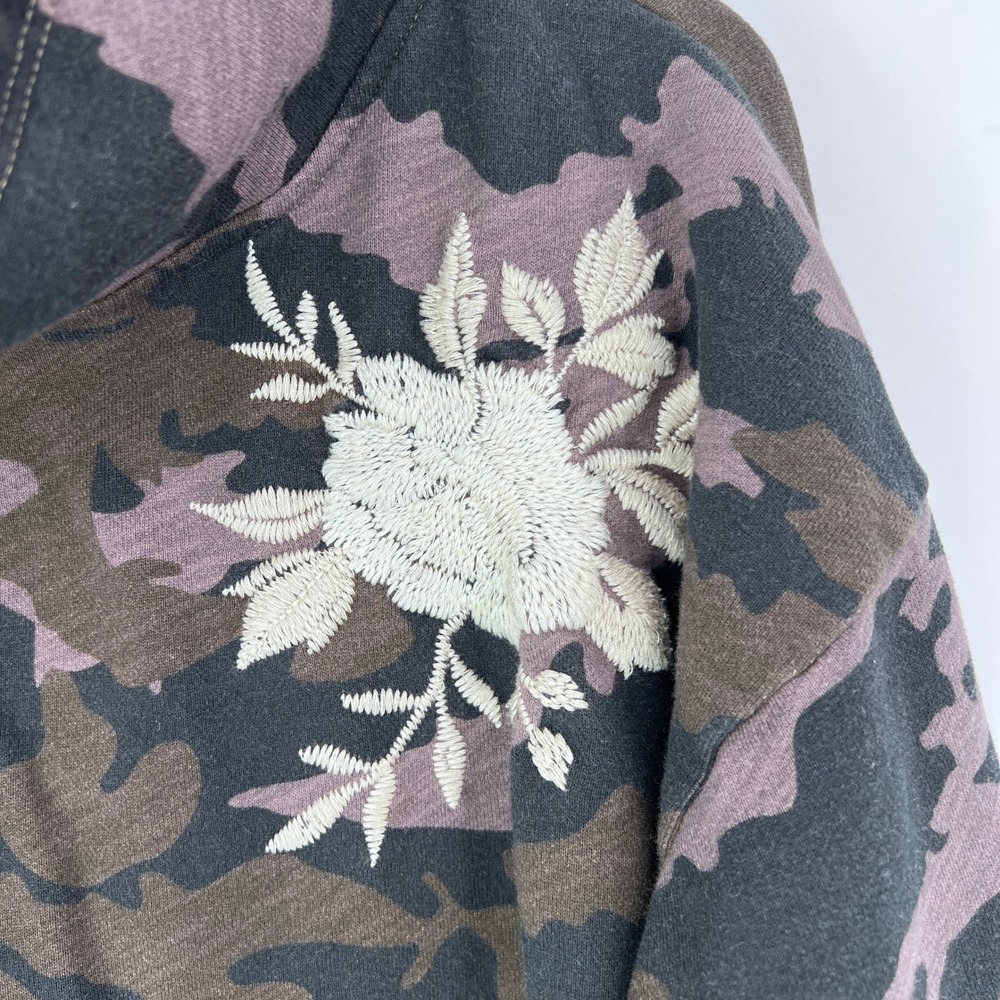 Johnny Was Embroidered Camo Sweatshirt‎ Womens Size M - Picture 5 of 11